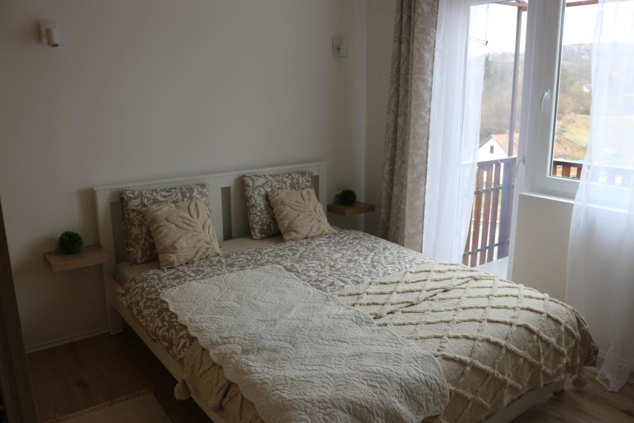 Studio Apartman Tajci Slunj Exterior foto
